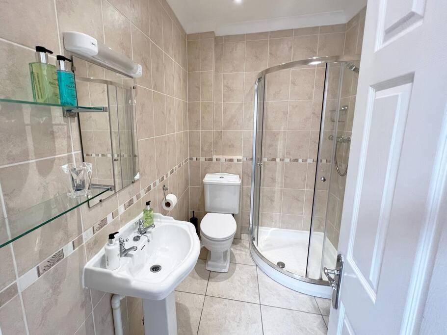 Private Parking, Central Llandudno, King Bed With Ensuite At Clement Lodge Bagian luar foto
