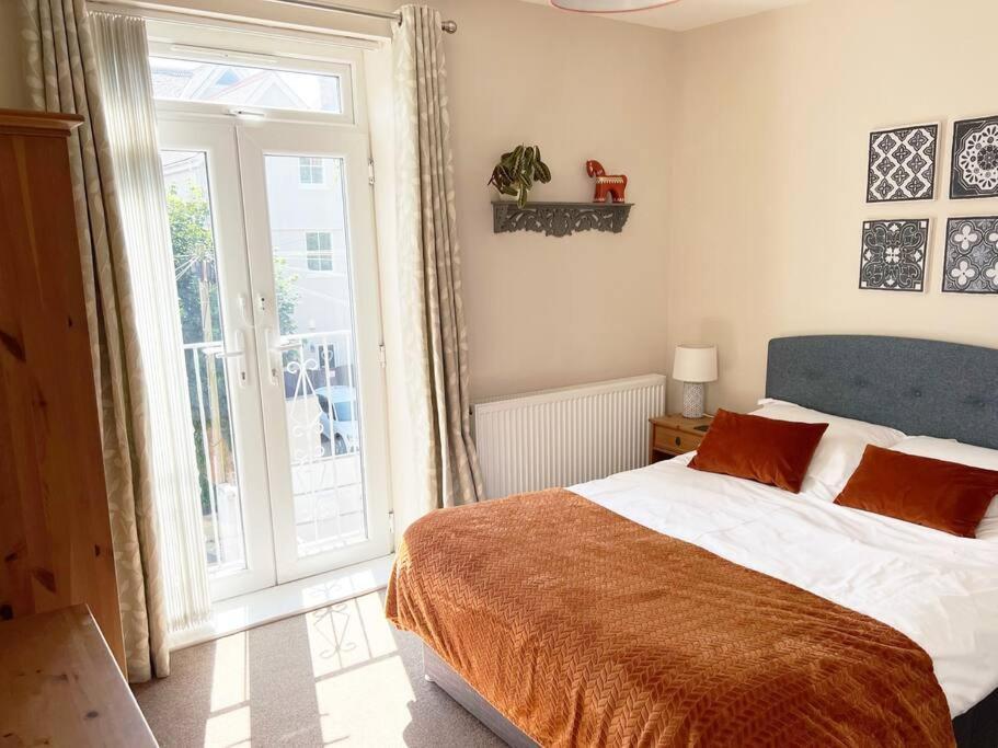 Private Parking, Central Llandudno, King Bed With Ensuite At Clement Lodge Bagian luar foto