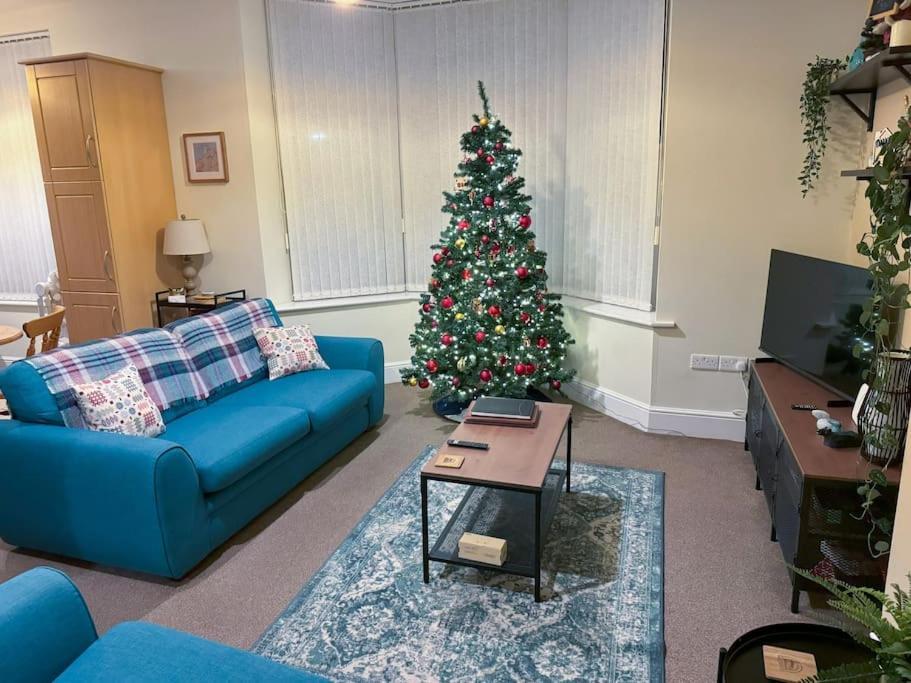 Private Parking, Central Llandudno, King Bed With Ensuite At Clement Lodge Bagian luar foto