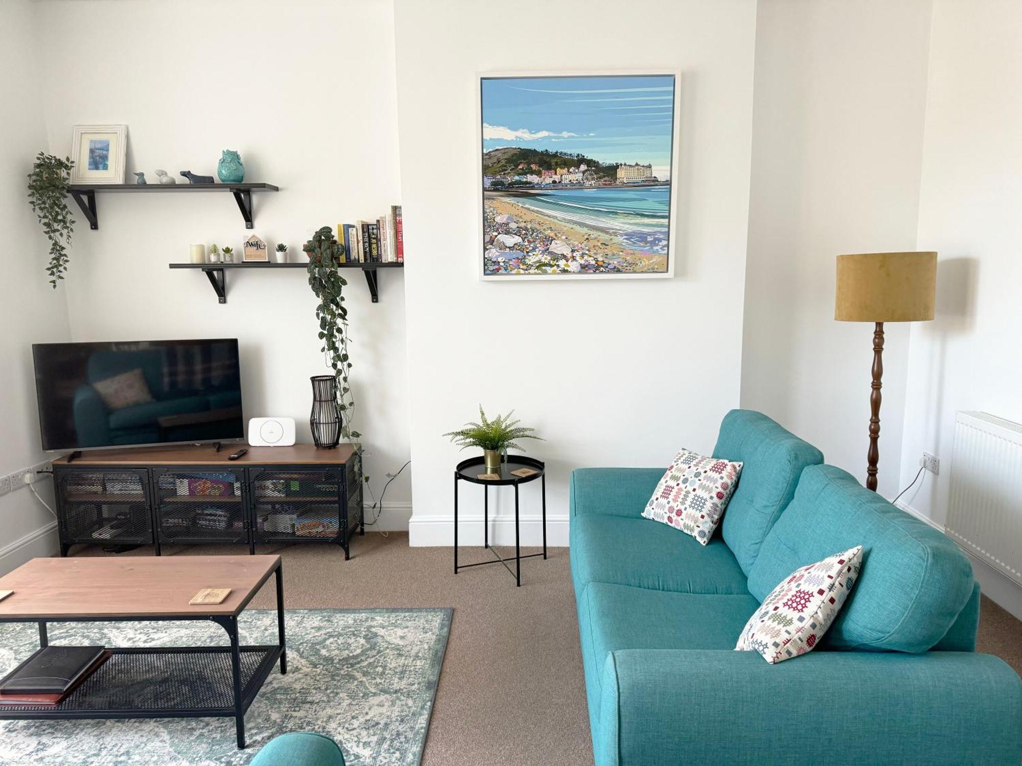 Private Parking, Central Llandudno, King Bed With Ensuite At Clement Lodge Bagian luar foto