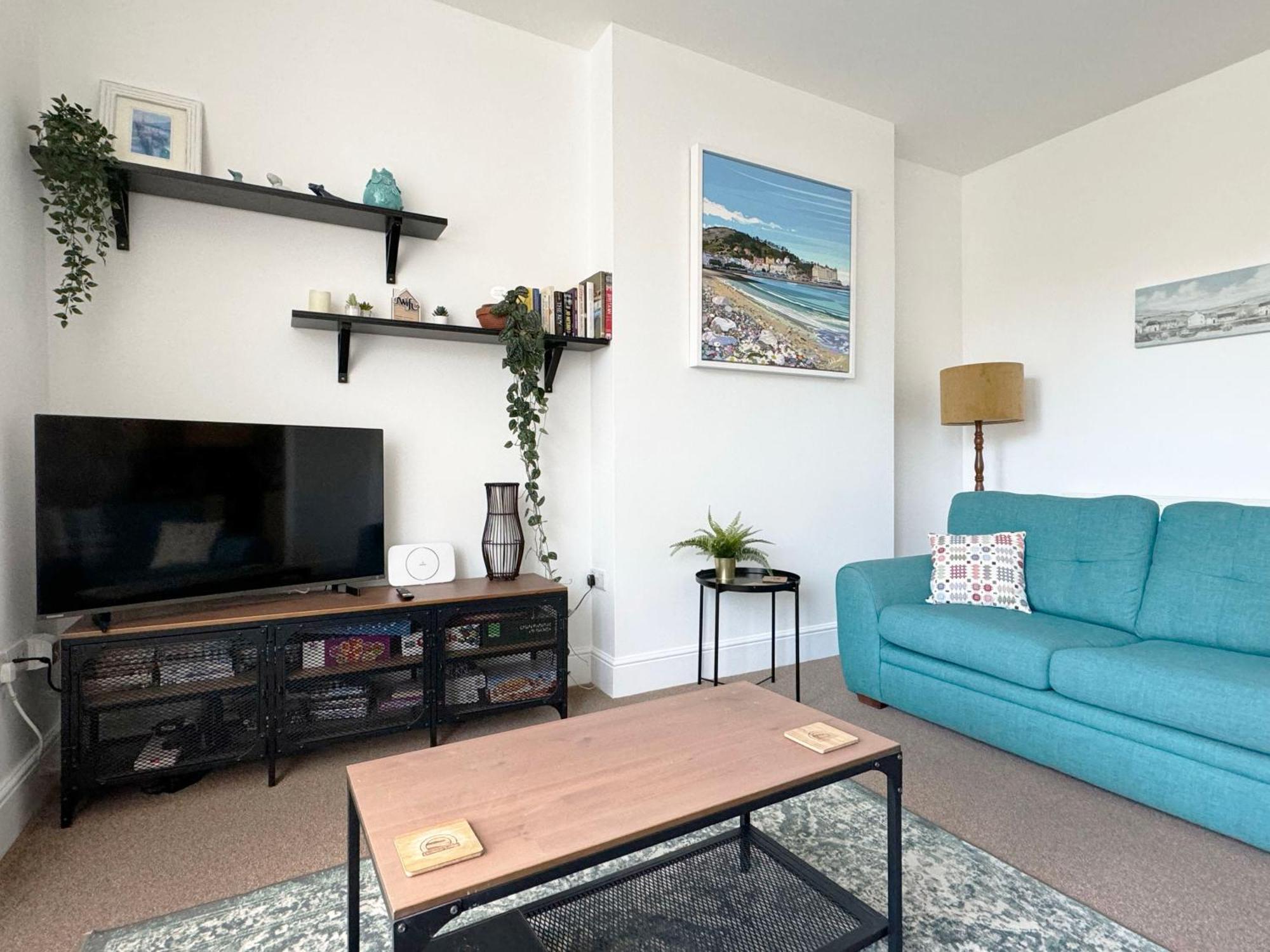 Private Parking, Central Llandudno, King Bed With Ensuite At Clement Lodge Bagian luar foto