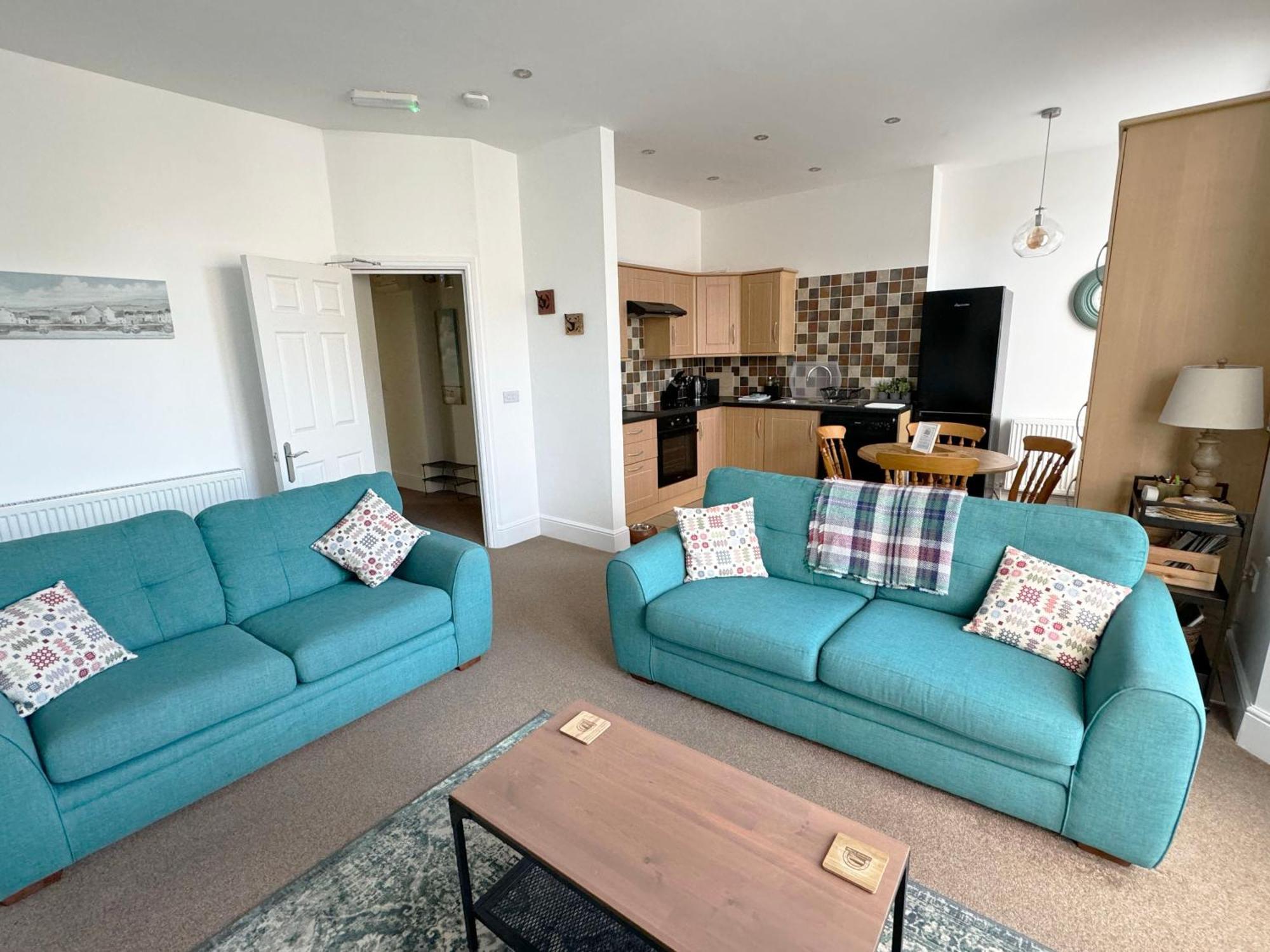 Private Parking, Central Llandudno, King Bed With Ensuite At Clement Lodge Bagian luar foto