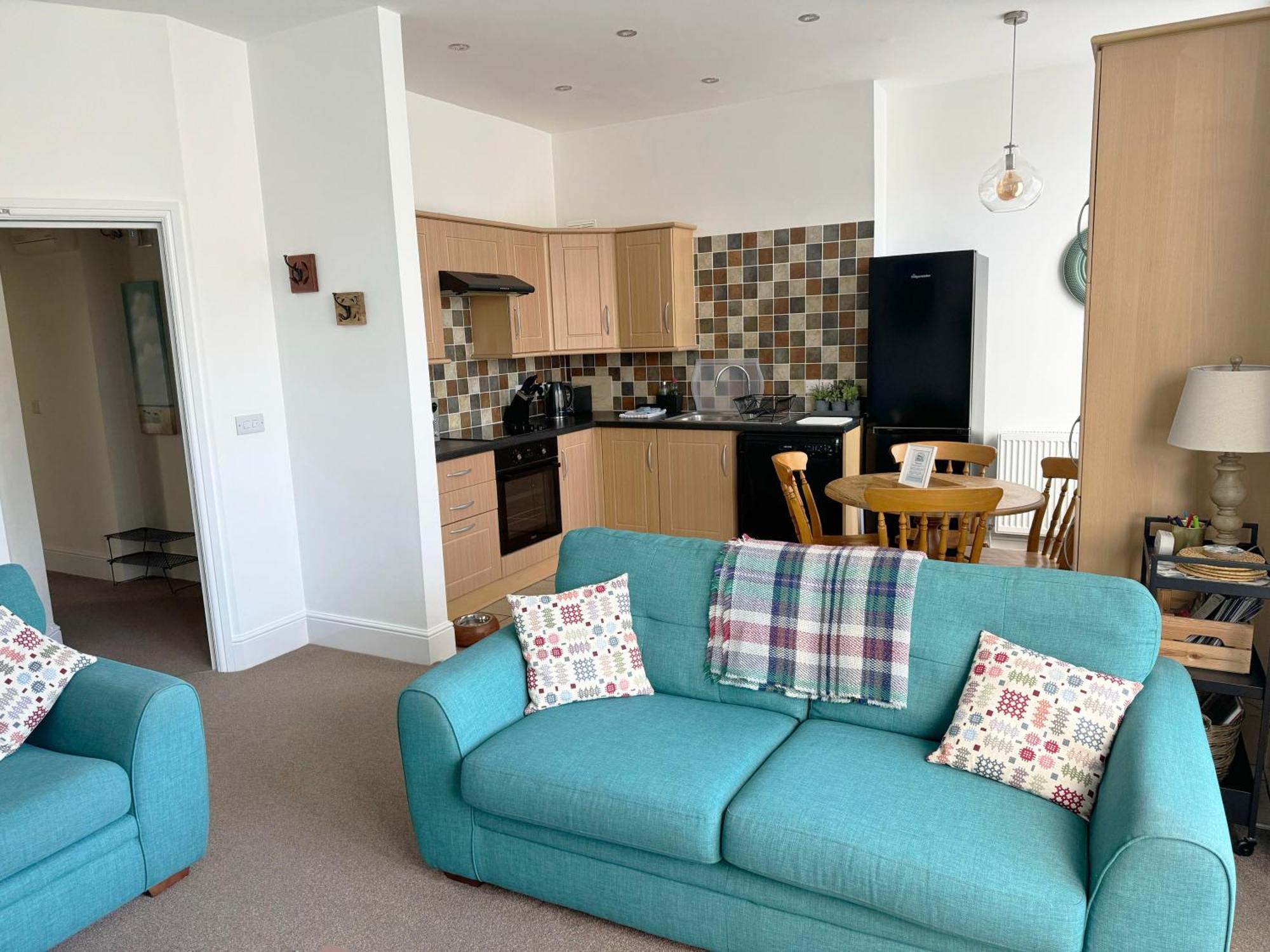 Private Parking, Central Llandudno, King Bed With Ensuite At Clement Lodge Bagian luar foto