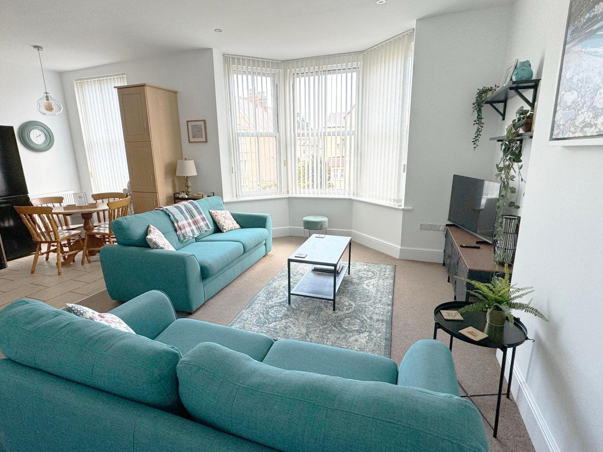 Private Parking, Central Llandudno, King Bed With Ensuite At Clement Lodge Bagian luar foto