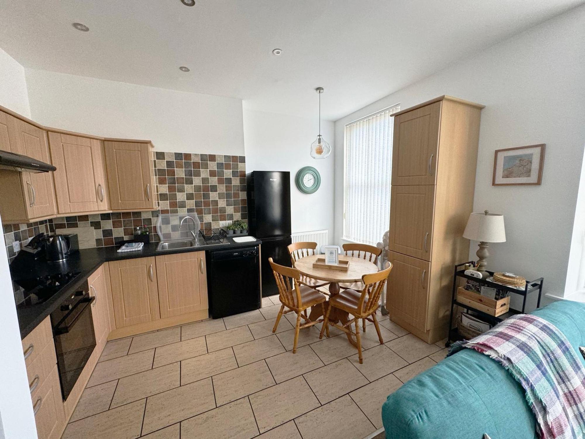 Private Parking, Central Llandudno, King Bed With Ensuite At Clement Lodge Bagian luar foto